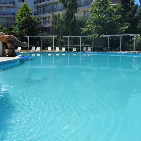 Yves 2 Bed At Sun Village Sunny Not Far Away From The Sea شقة *