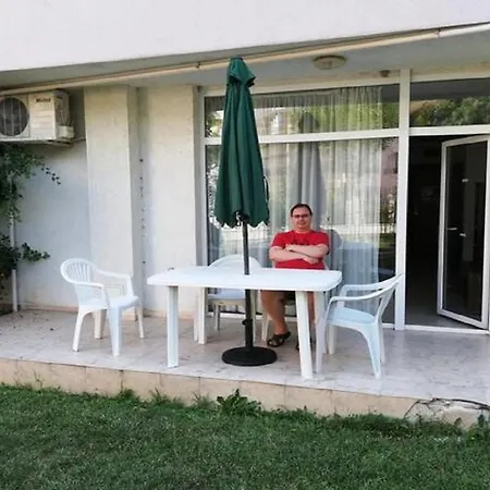 Yves 2 Bed At Sun Village Sunny Not Far Away From The Sea شقة *