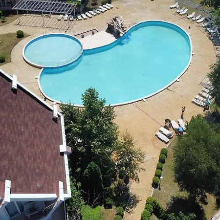 Yves 2 Bed At Sun Village Sunny Not Far Away From The Sea Солнечный берег