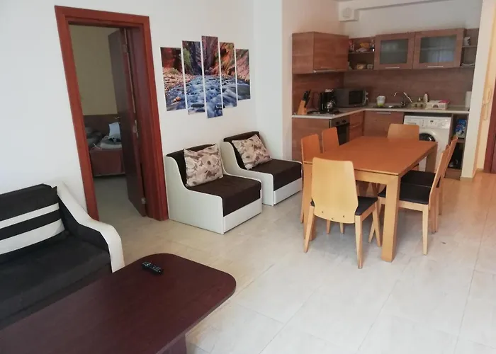 Апартаменты Yves 2 Bed At Sun Village Sunny Not Far Away From The Sea *