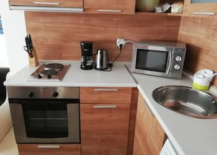 Апартаменты Yves 2 Bed At Sun Village Sunny Not Far Away From The Sea *